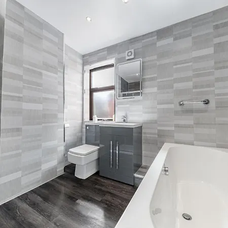 Stylish Luxury Large 4Br Kingbed Apartment Barrow-in-Furness Exterior photo