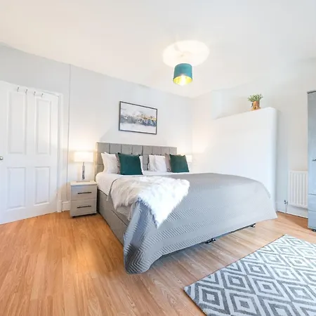 Stylish Luxury Large 4Br Kingbed Apartment Barrow-in-Furness Exterior photo